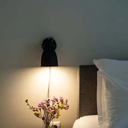 Living In Avantgarde *