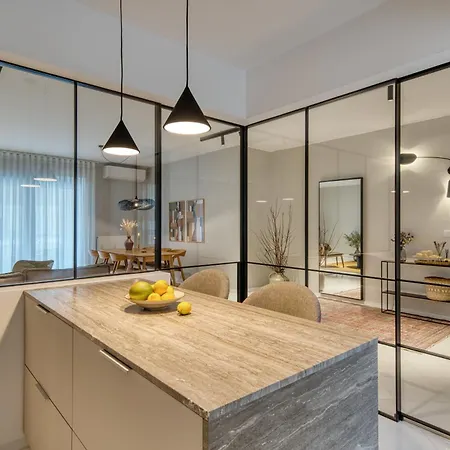 Living In Avantgarde * Ναύπλιο