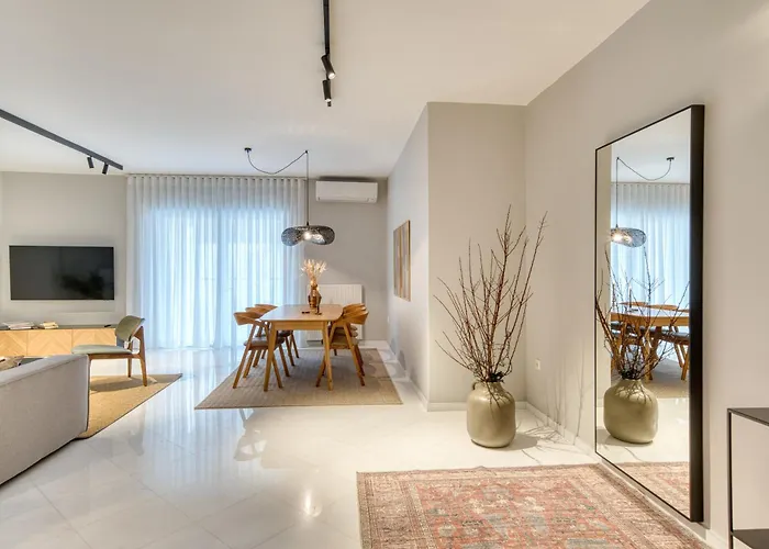 Апартаменты Living In Avantgarde *