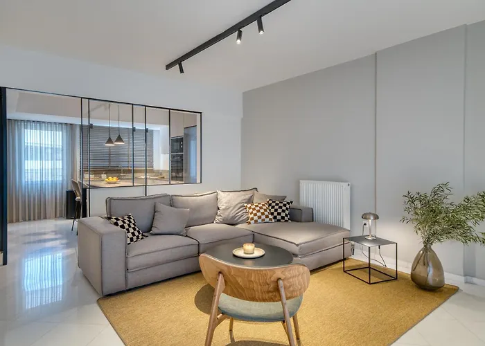 Living In Avantgarde *