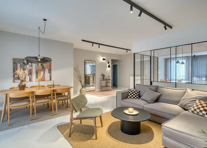 Апартаменты Living In Avantgarde *