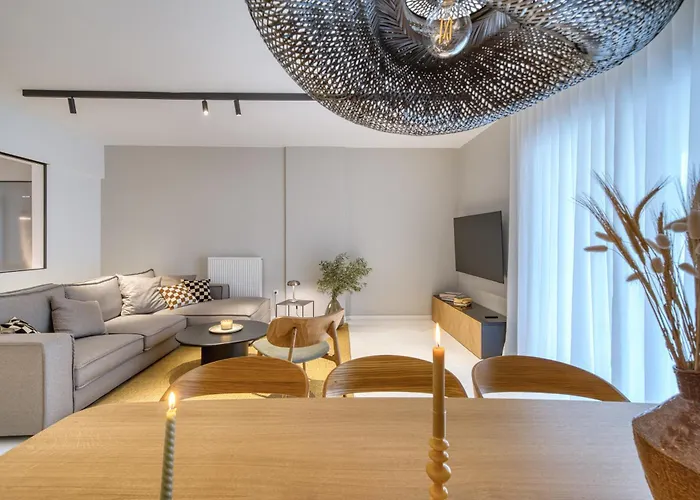 Living In Avantgarde 纳夫普利翁