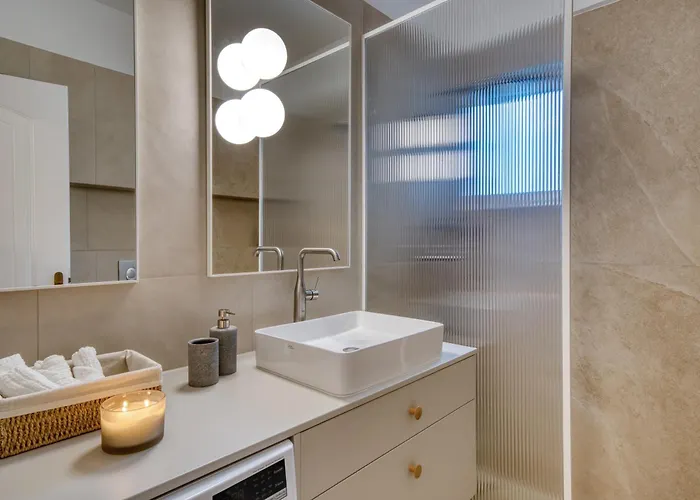 Living In Avantgarde * Нафплион