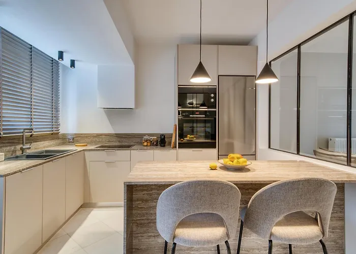 Living In Avantgarde